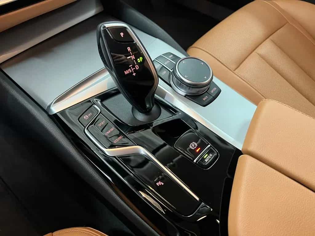 BMW 5 Series 520d Touring xDrive 4Z+ASSIST+Park+Standheizung 09/2023-photo-28