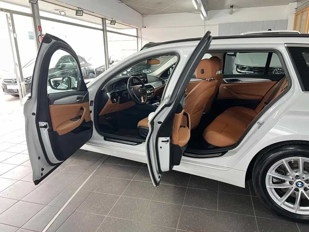 BMW 5 Series 520d Touring xDrive 4Z+ASSIST+Park+Standheizung 09/2023-photo-6