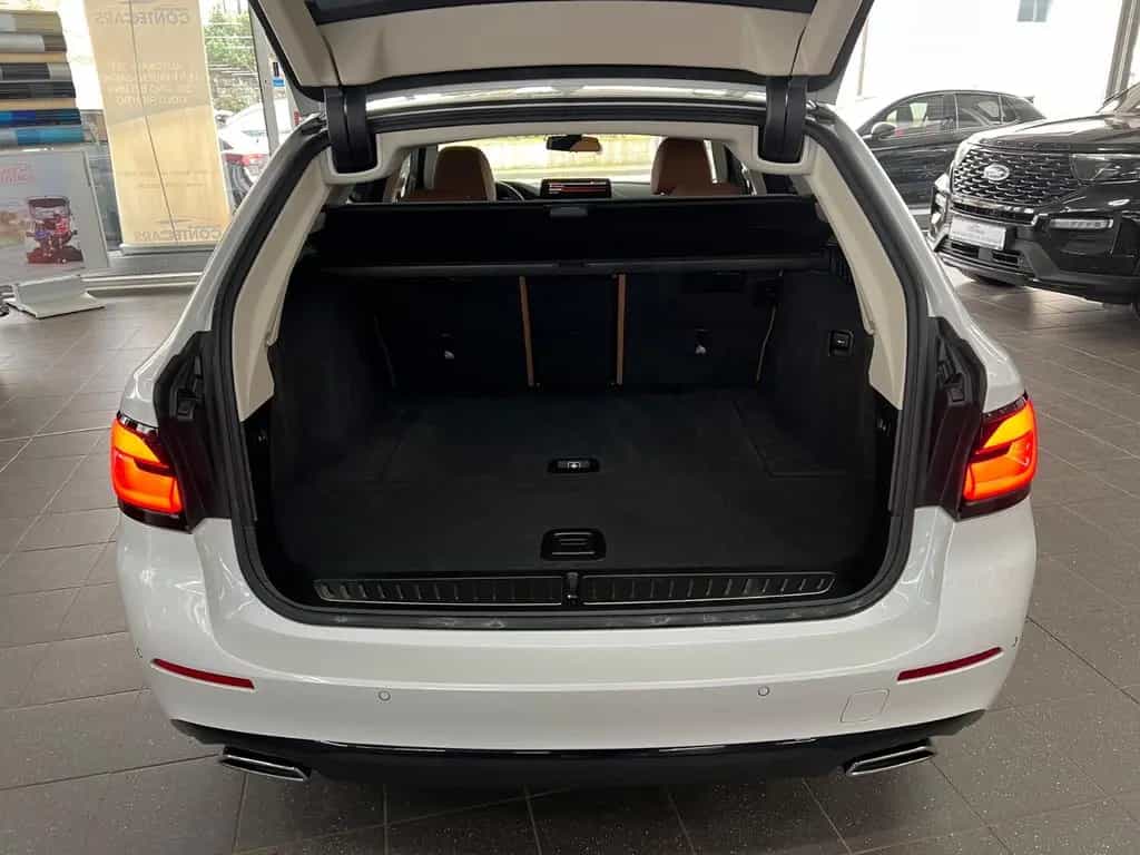 BMW 5 Series 520d Touring xDrive 4Z+ASSIST+Park+Standheizung 09/2023-photo-8
