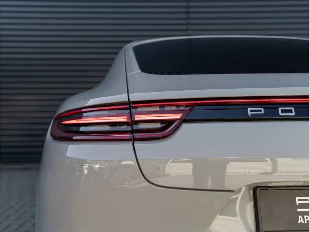 Porsche Panamera 4 21'' Luftfederung Sportabgasanlage 04/2018-photo-12