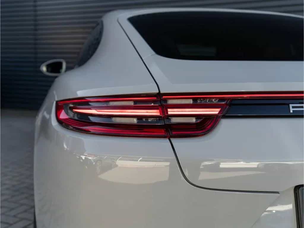 Porsche Panamera 4 21'' Luftfederung Sportabgasanlage 04/2018-photo-13
