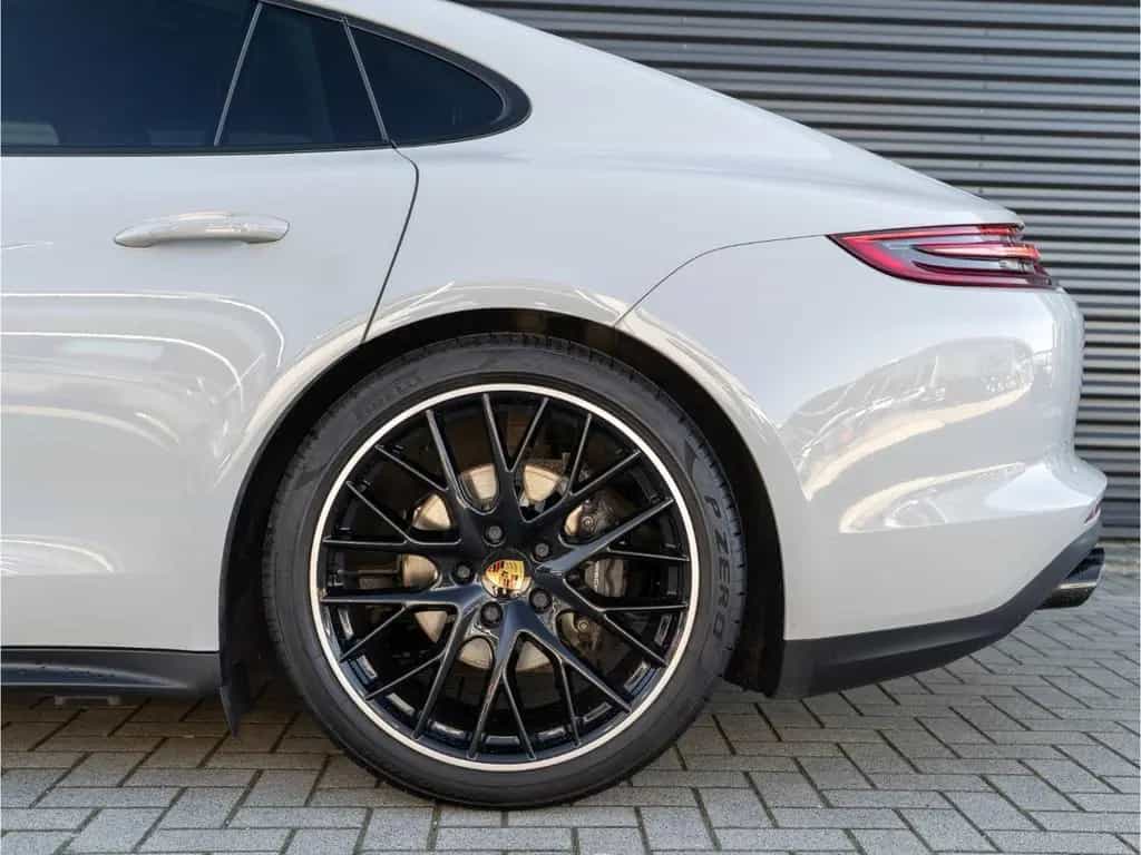 Porsche Panamera 4 21'' Luftfederung Sportabgasanlage 04/2018-photo-19