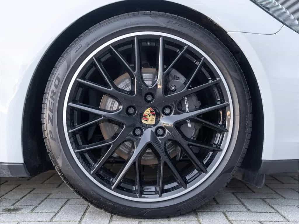 Porsche Panamera 4 21'' Luftfederung Sportabgasanlage 04/2018-photo-23