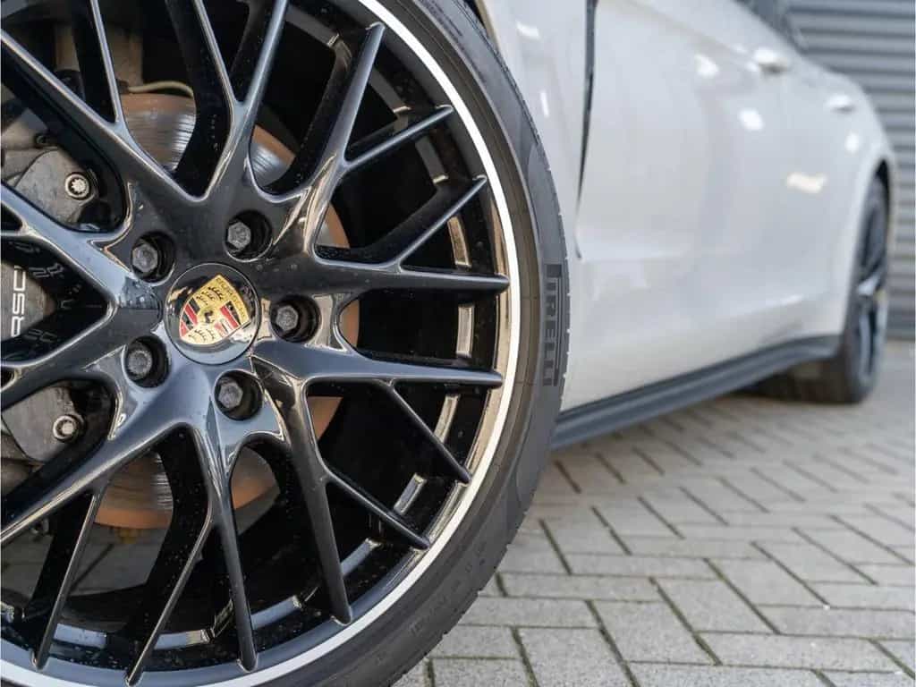 Porsche Panamera 4 21'' Luftfederung Sportabgasanlage 04/2018-photo-24