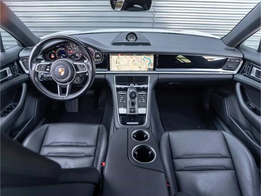 Porsche Panamera 4 21'' Luftfederung Sportabgasanlage 04/2018-photo-27