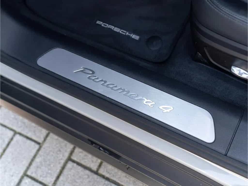 Porsche Panamera 4 21'' Luftfederung Sportabgasanlage 04/2018-photo-43
