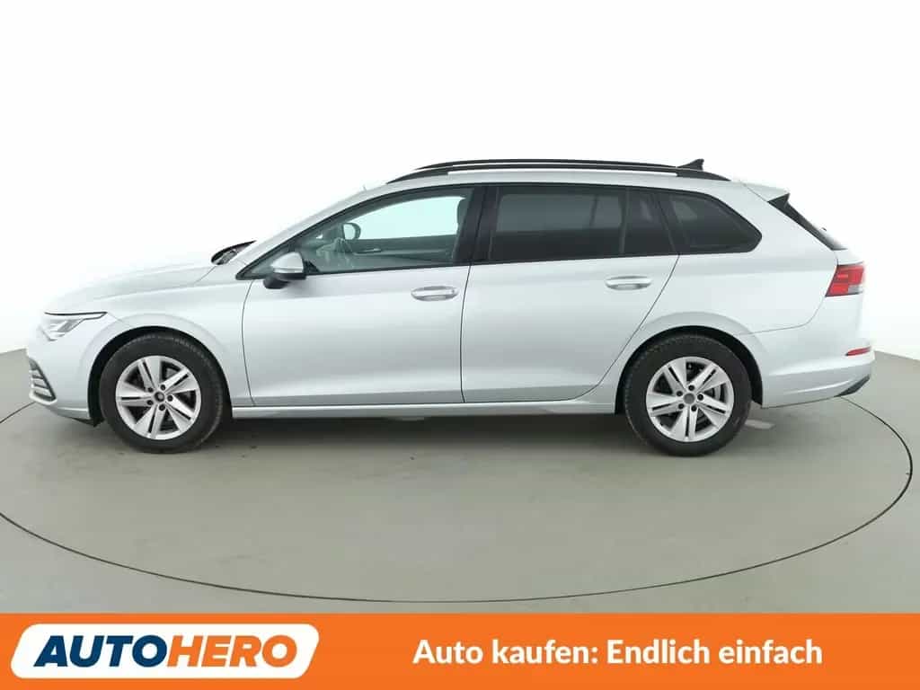 Volkswagen Golf VIII 1.0 eTSI Life Aut.*NAV*ACC*PDC*SHZ*BT* 07/2021-photo-2