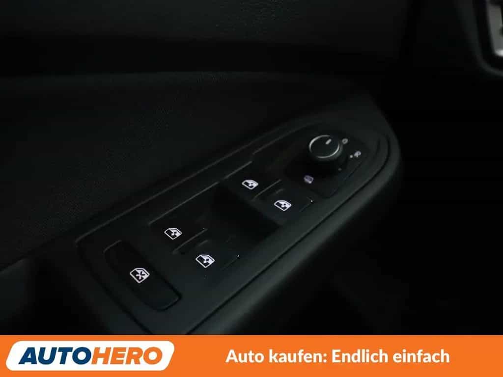 Volkswagen Golf VIII 1.0 eTSI Life Aut.*NAV*ACC*PDC*SHZ*BT* 07/2021-photo-24