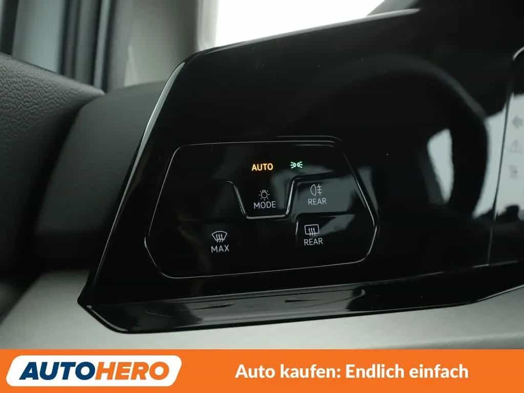 Volkswagen Golf VIII 1.0 eTSI Life Aut.*NAV*ACC*PDC*SHZ*BT* 07/2021-photo-26