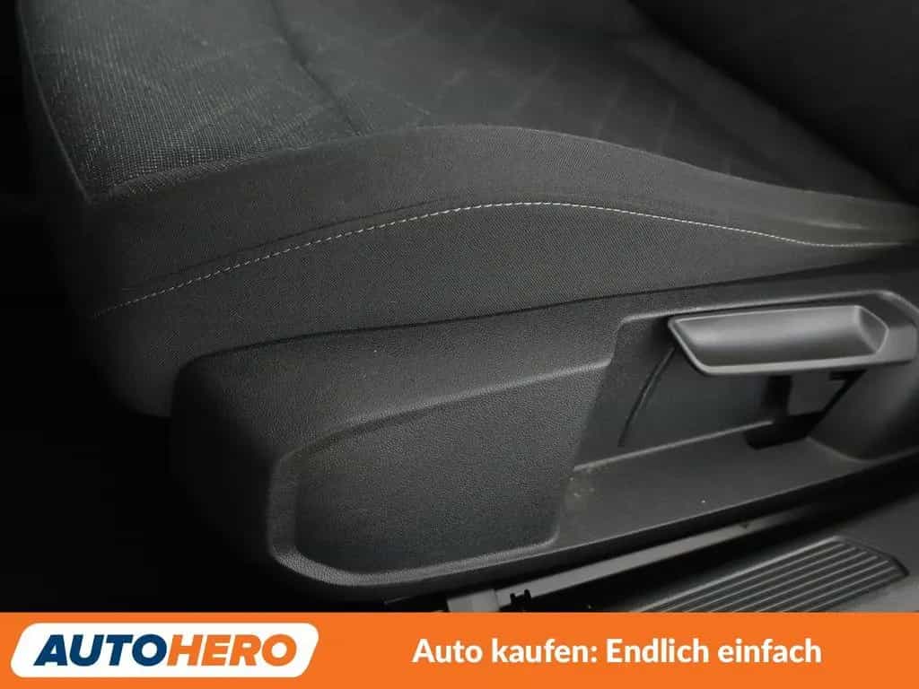 Volkswagen Golf VIII 1.0 eTSI Life Aut.*NAV*ACC*PDC*SHZ*BT* 07/2021-photo-27