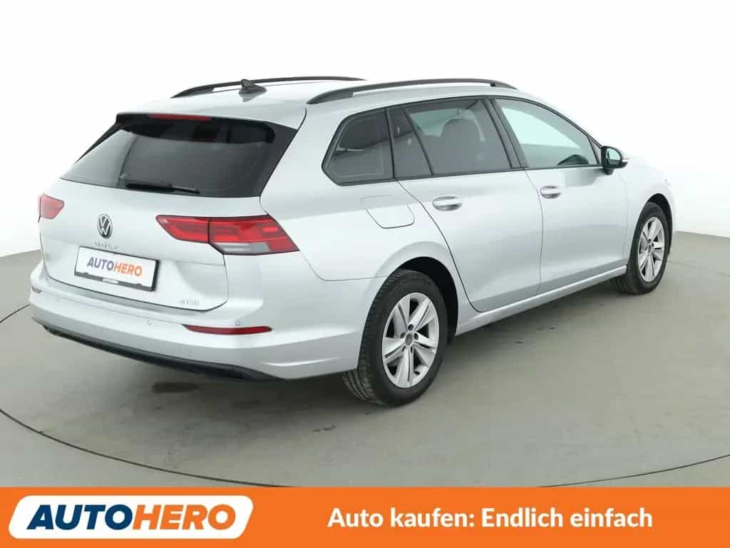 Volkswagen Golf VIII 1.0 eTSI Life Aut.*NAV*ACC*PDC*SHZ*BT* 07/2021-photo-5