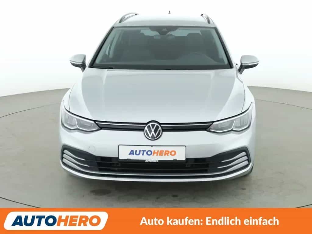 Volkswagen Golf VIII 1.0 eTSI Life Aut.*NAV*ACC*PDC*SHZ*BT* 07/2021-photo-8
