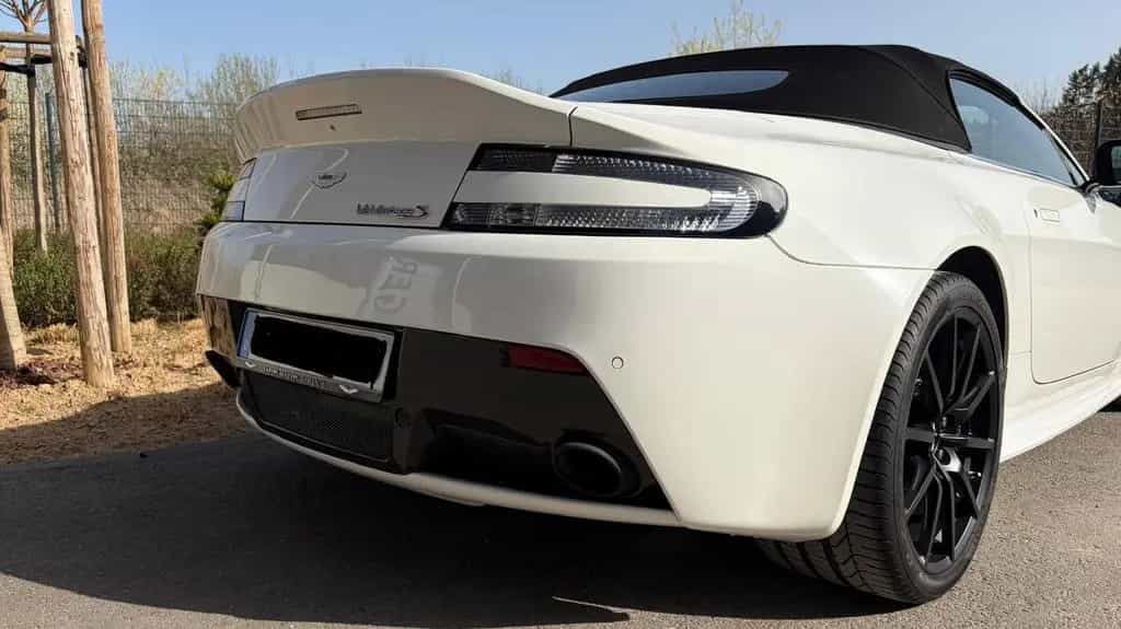 Aston Martin V12 Vantage 6.0 S S 08/2015-photo-1