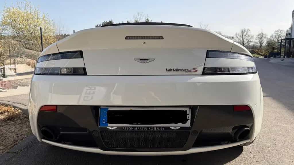 Aston Martin V12 Vantage 6.0 S S 08/2015-photo-2