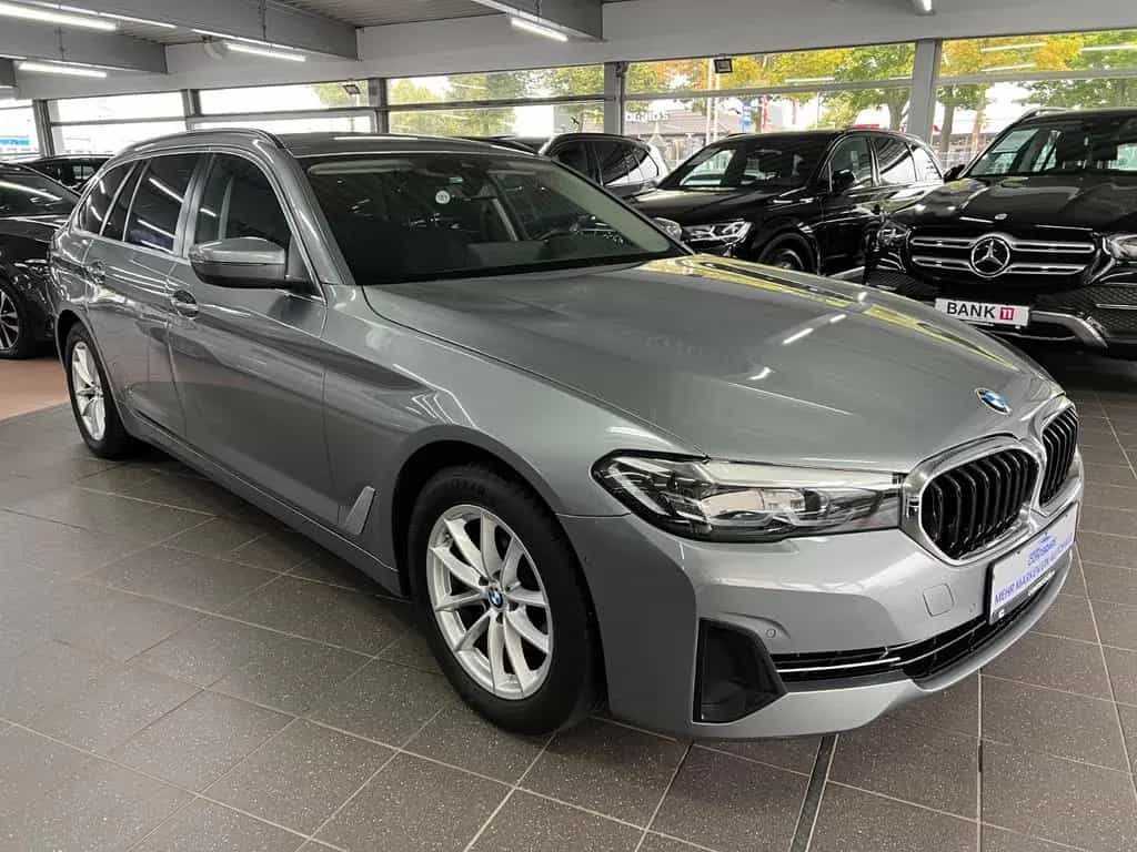 BMW 5 Series 520d Touring xD AHK+SH+Park+Driving Assist+KAM. 03/2023-photo-3