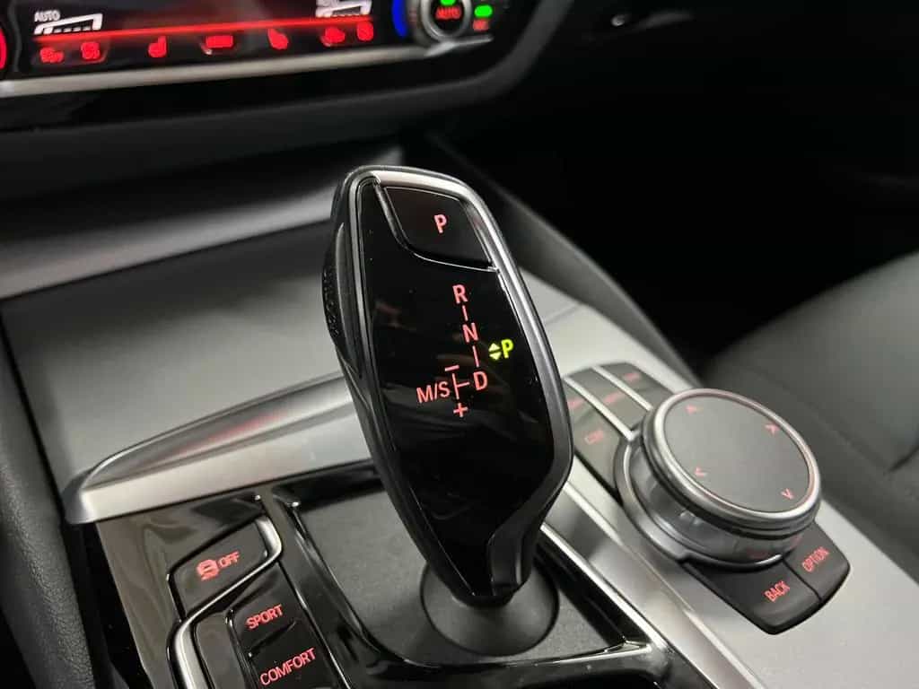 BMW 5 Series 520d Touring xD AHK+SH+Park+Driving Assist+KAM. 03/2023-photo-30