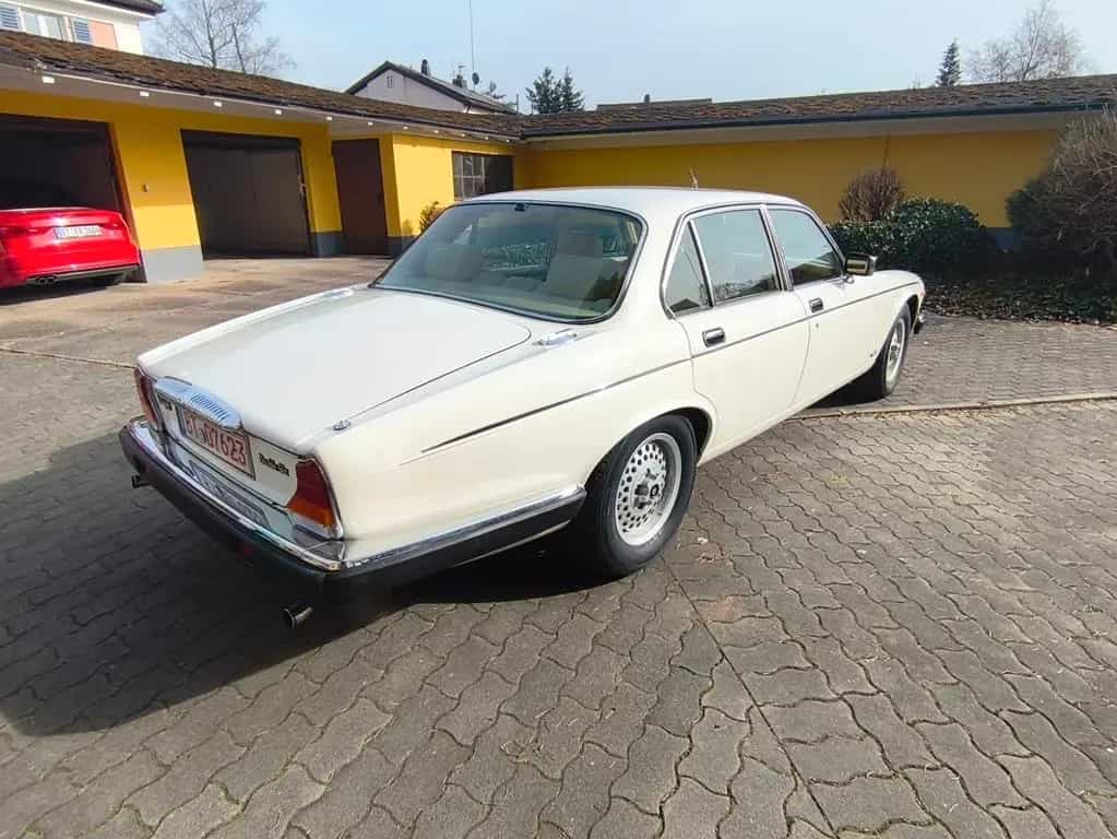 Jaguar XJ 07/1985-photo-10