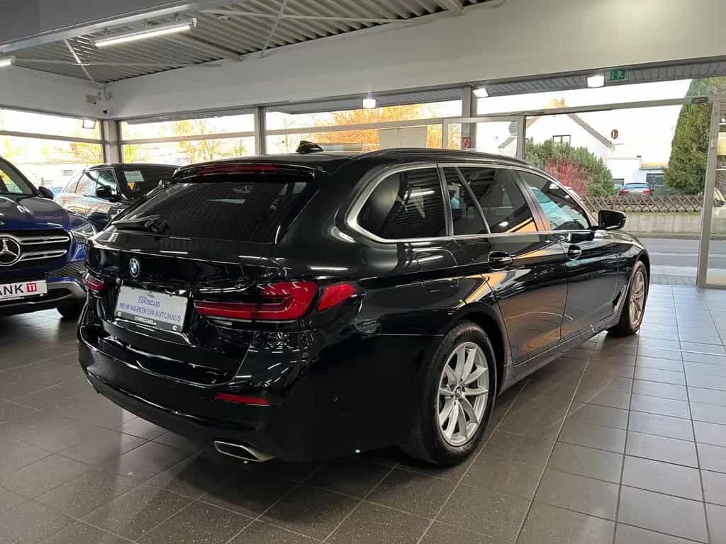 BMW 5 Series 520d xDrive Touring AHK+Business+DA+Park+Induk. 09/2023-photo-9
