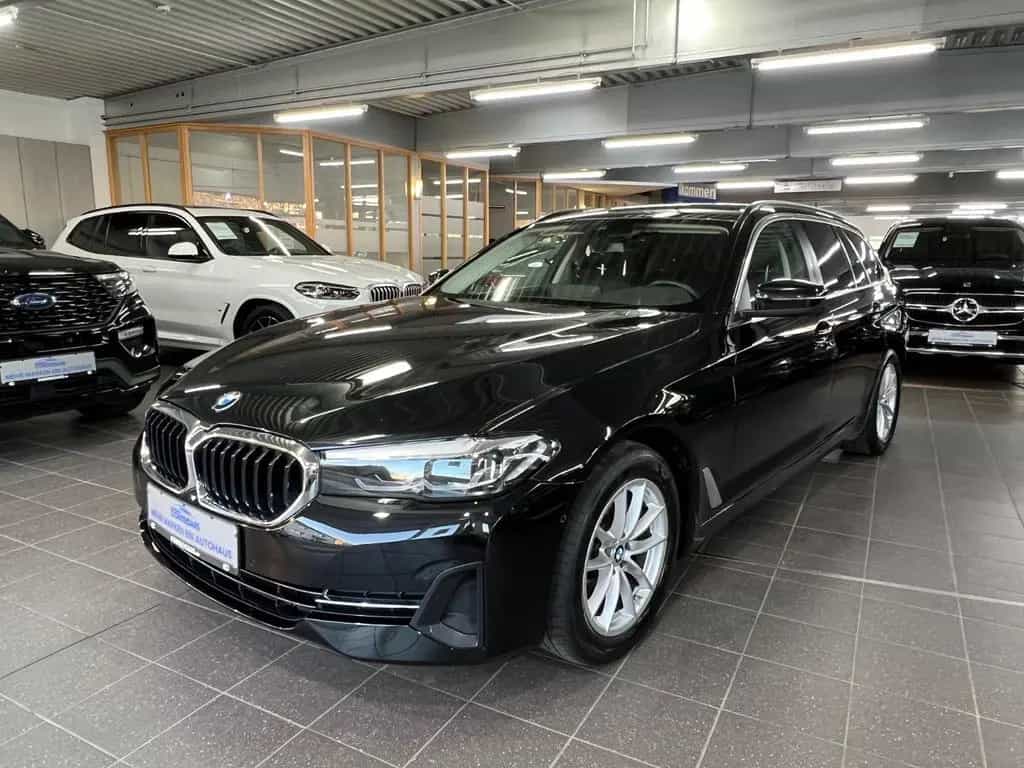 BMW 5 Series 520d xDrive Touring AHK+Business+DA+Park+Induk. 09/2023-photo-3