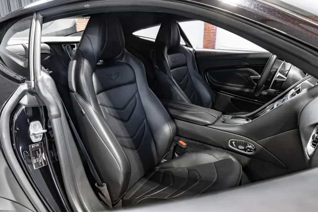 Aston Martin DBS Superleggera 10/2018-photo-12