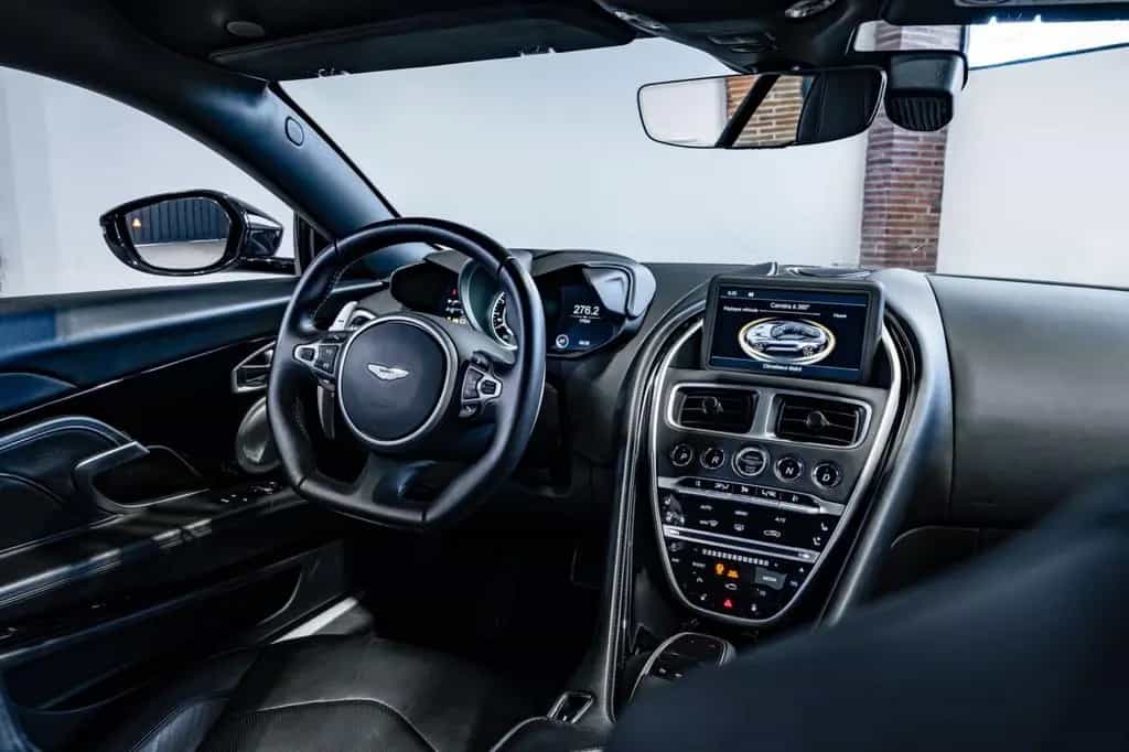 Aston Martin DBS Superleggera 10/2018-photo-21