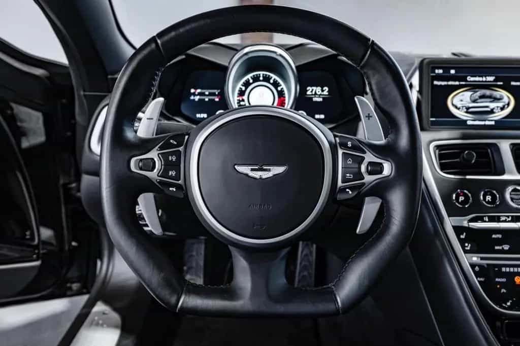 Aston Martin DBS Superleggera 10/2018-photo-24