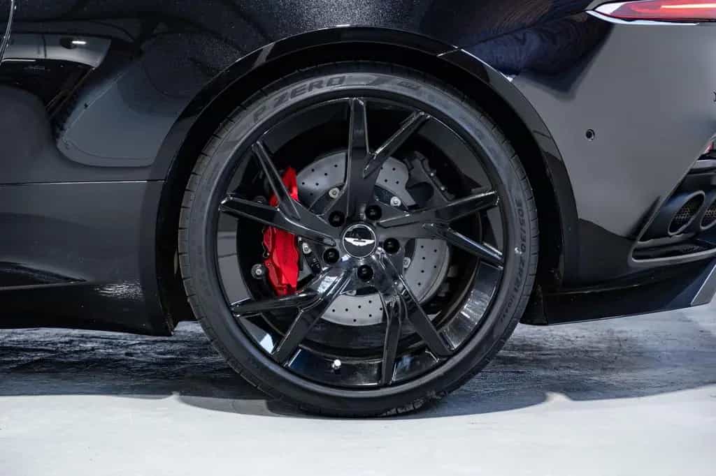 Aston Martin DBS Superleggera 10/2018-photo-27