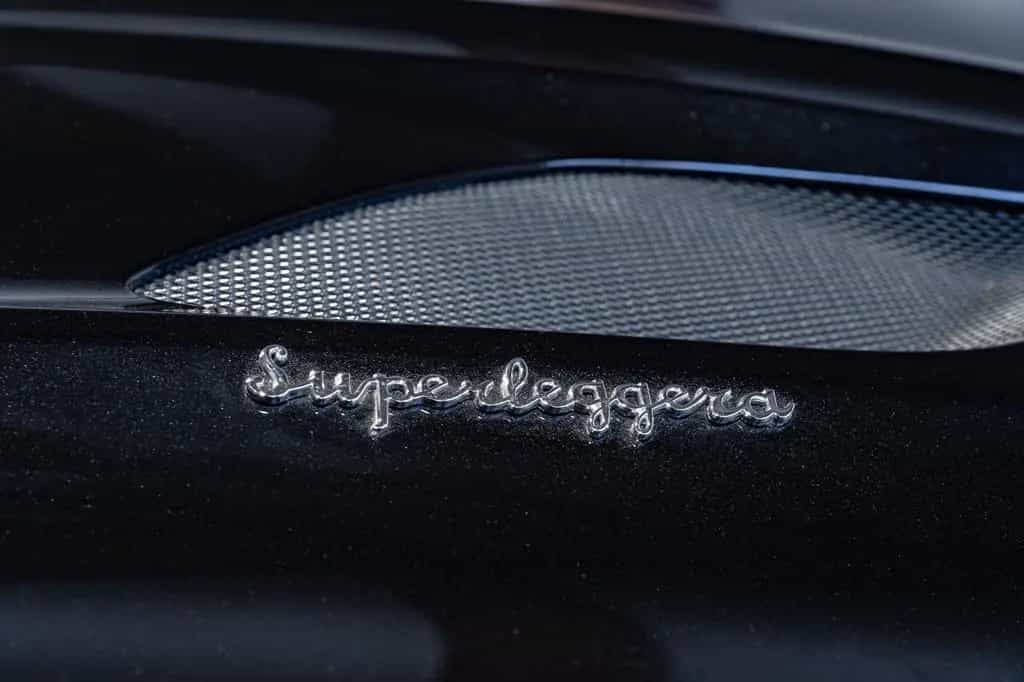 Aston Martin DBS Superleggera 10/2018-photo-6