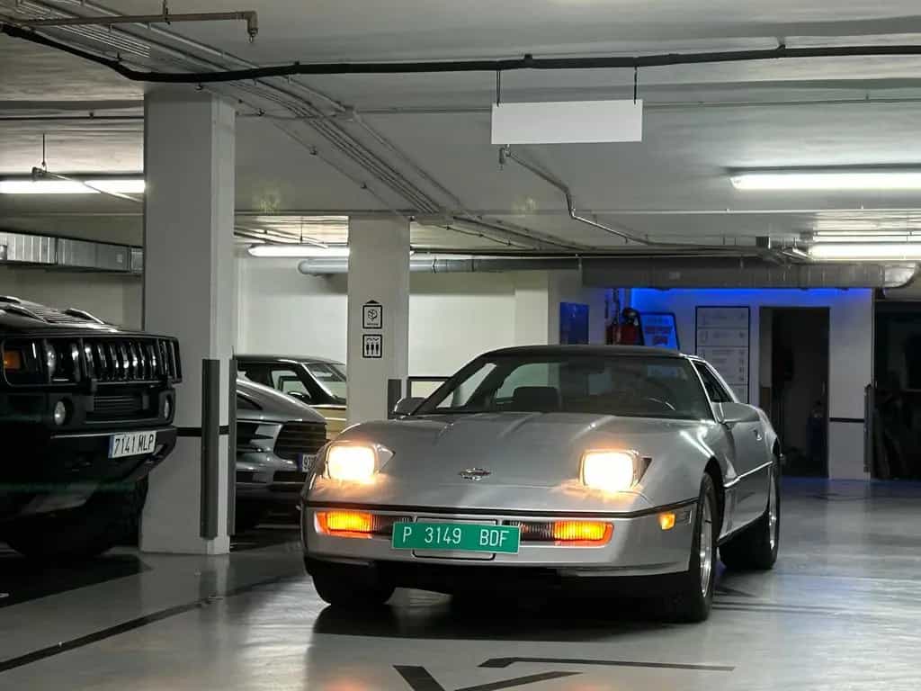 Corvette C4 03/1984-photo-1