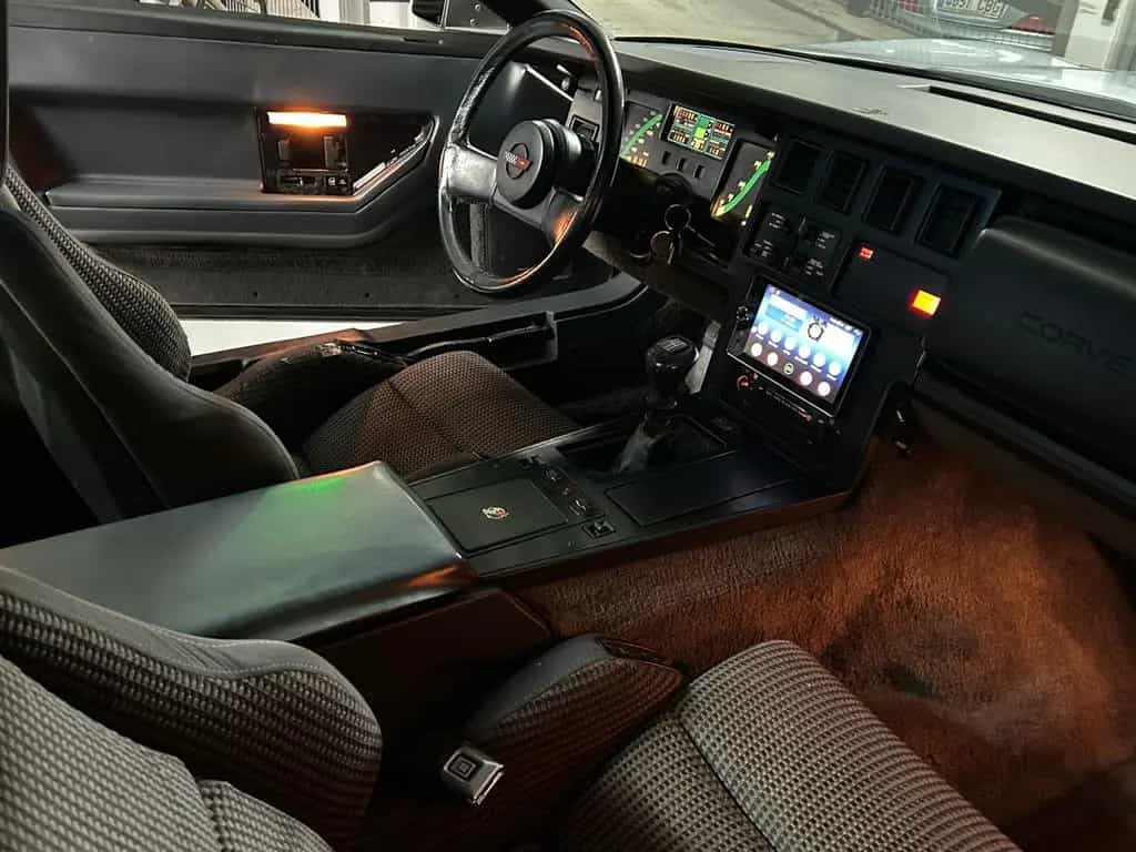 Corvette C4 03/1984-photo-7