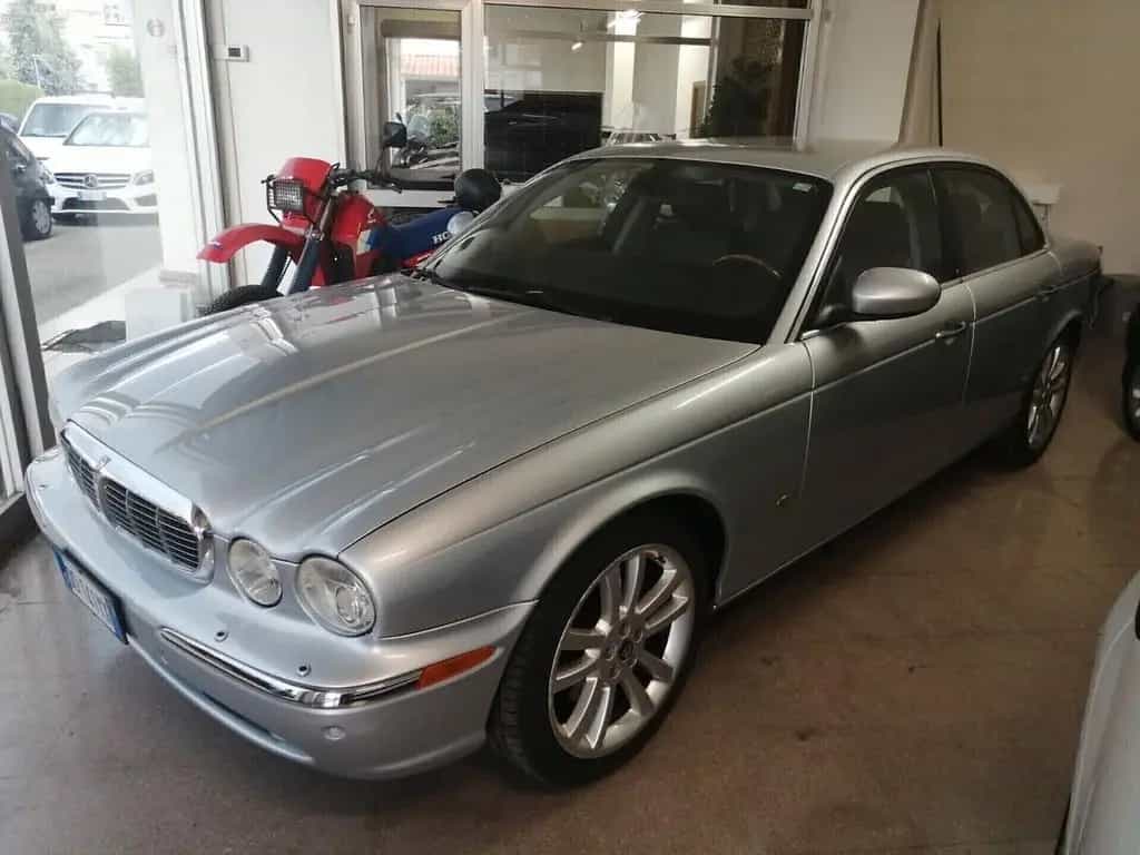 Jaguar XJ 2.7 D V6 cat Executive 04/2007-photo-3