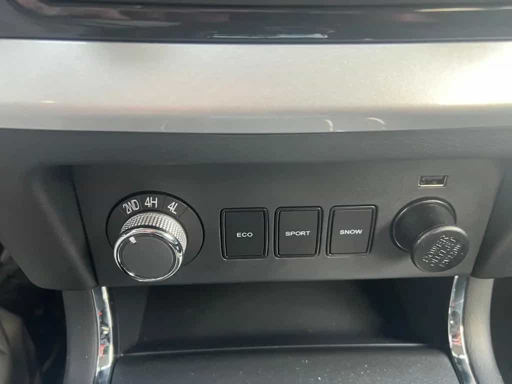 DFSK Rich 6 4x4 Diesel Doppelkabine Automatik null-photo-14