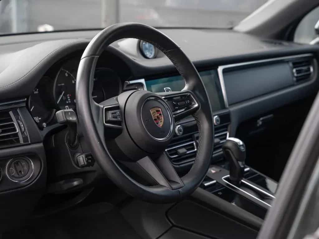 Porsche Macan Panorama Dachsystem LED-Hauptscheinwerfer 03/2024-photo-17
