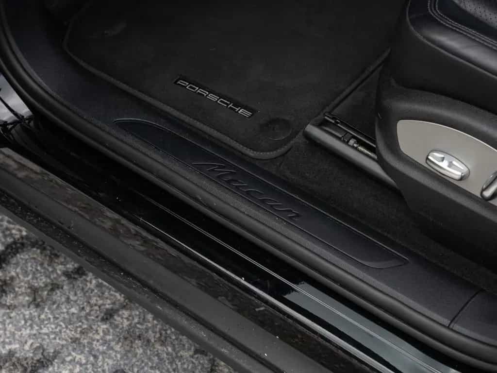 Porsche Macan Panorama Dachsystem LED-Hauptscheinwerfer 03/2024-photo-19