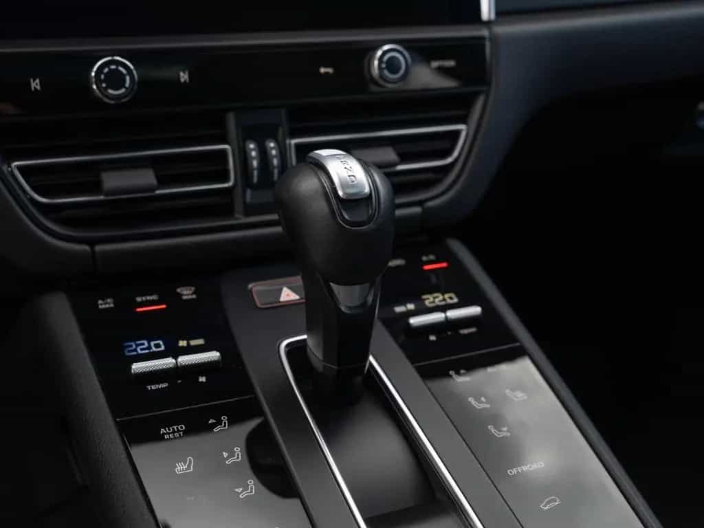 Porsche Macan Panorama Dachsystem LED-Hauptscheinwerfer 03/2024-photo-23