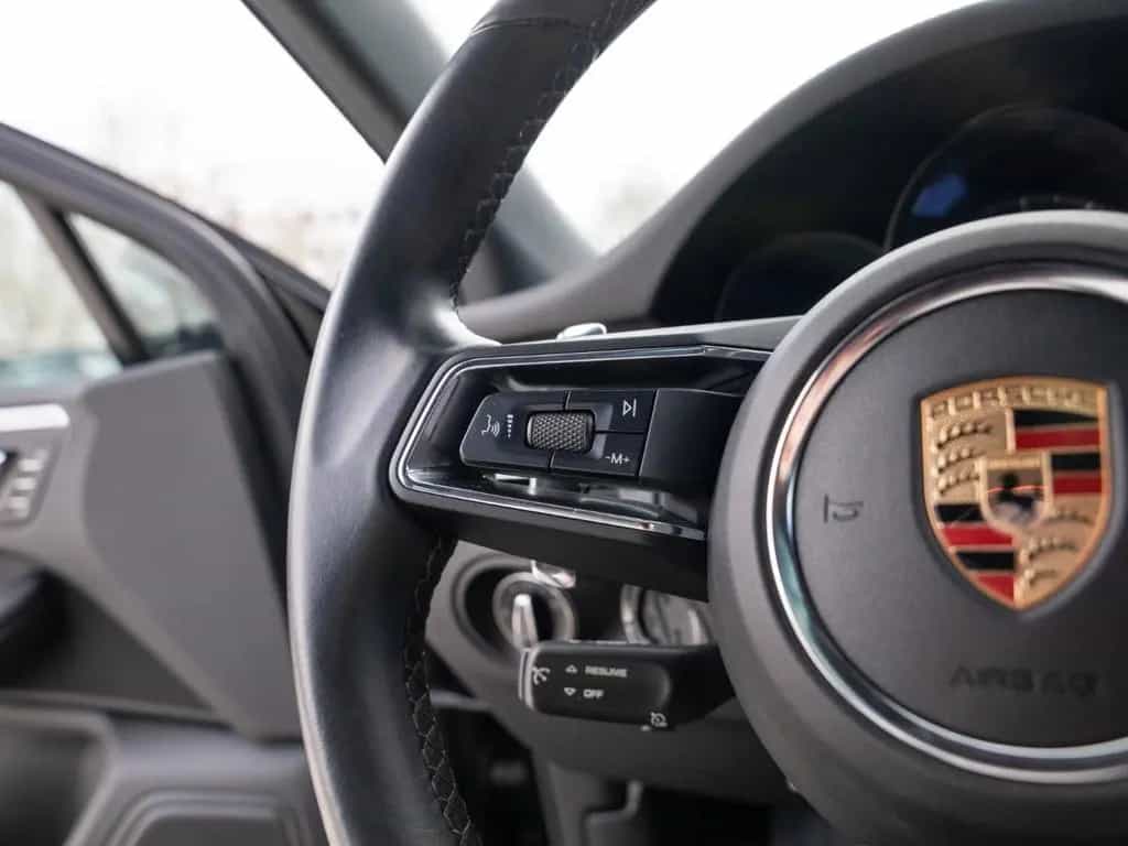 Porsche Macan Panorama Dachsystem LED-Hauptscheinwerfer 03/2024-photo-30