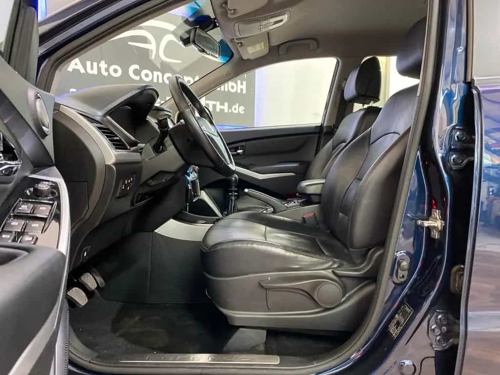 Ssangyong Korando Sapphire 4x2+AHK+Leder+NAVI+RFK 10/2017-photo-38