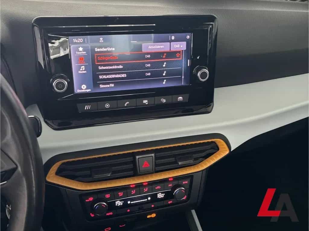 Seat Arona STYLE 1,0 TSI 110 PS DSG AHK SHZ KAMERA AC 03/2022-photo-6