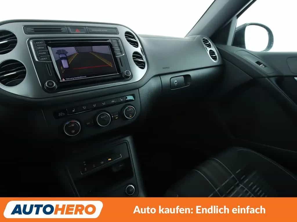 Volkswagen Tiguan 1.4 TSI Lounge Sport & Style BMT*NAVI* 02/2016-photo-24