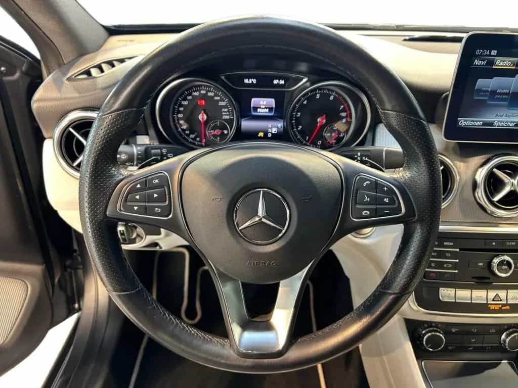 Mercedes-Benz GLA-Class 200 Urban Urban+AHK+Cam+LED+Navi+AUT+Keyl 08/2019-photo-10