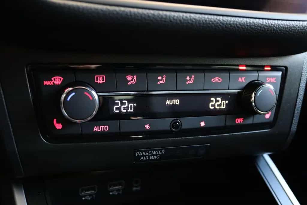 Seat Arona FR DSG *LED*NAV*CarPlay*PDC*SHZ*AAC*ACC* 12/2019-photo-16