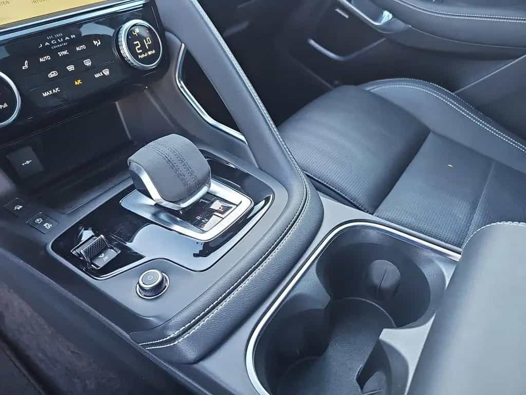 Jaguar E-Pace D200 R-Dyn. SE AWD Kamera Pano Navi AHK 09/2023-photo-18