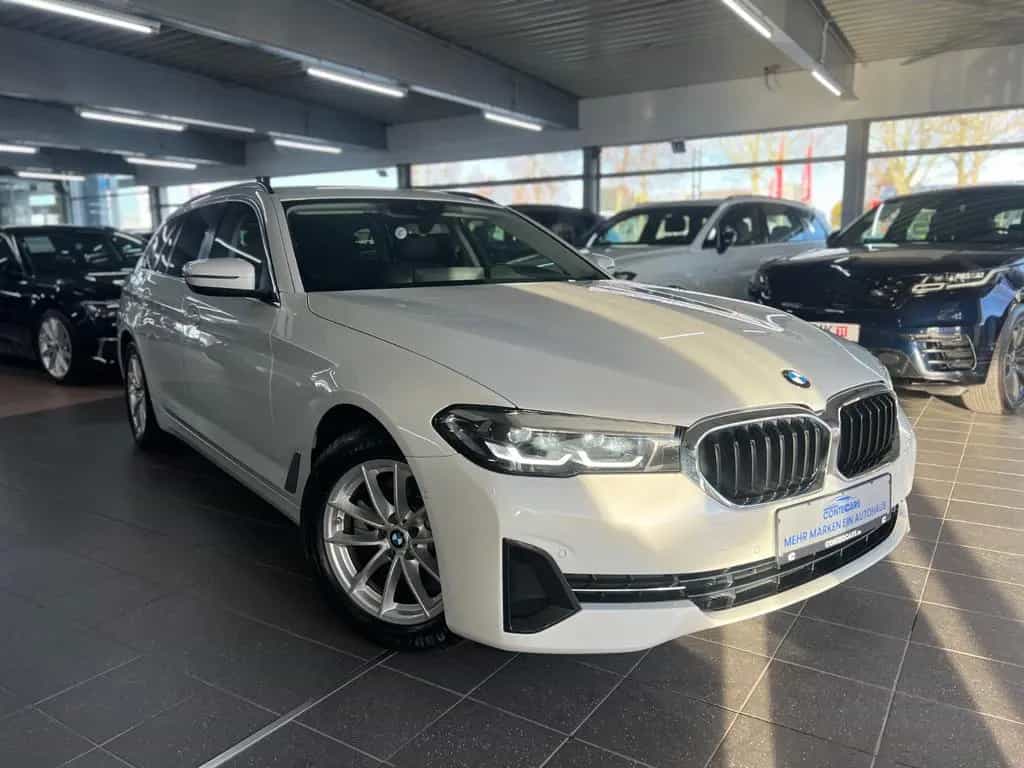 BMW 5 Series 520d Touring xD Business+Driving Assistant+Park 04/2023-photo-0