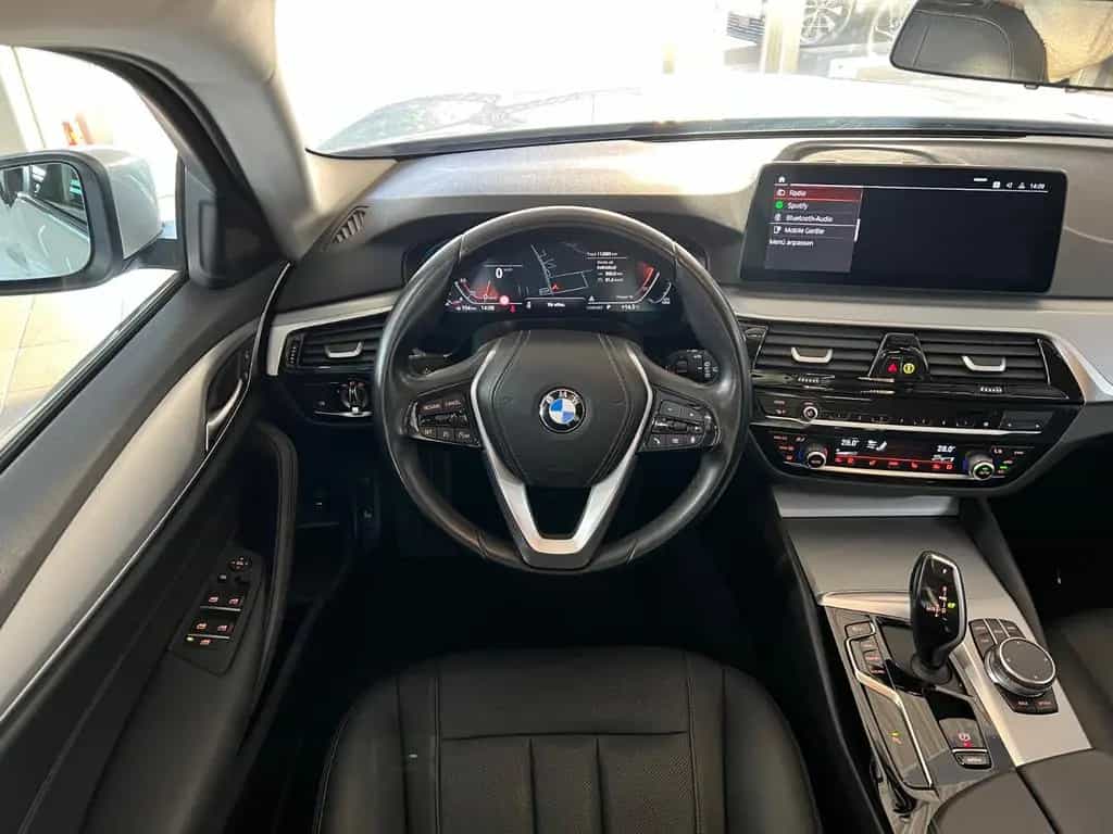 BMW 5 Series 520d Touring xD Business+Driving Assistant+Park 04/2023-photo-13