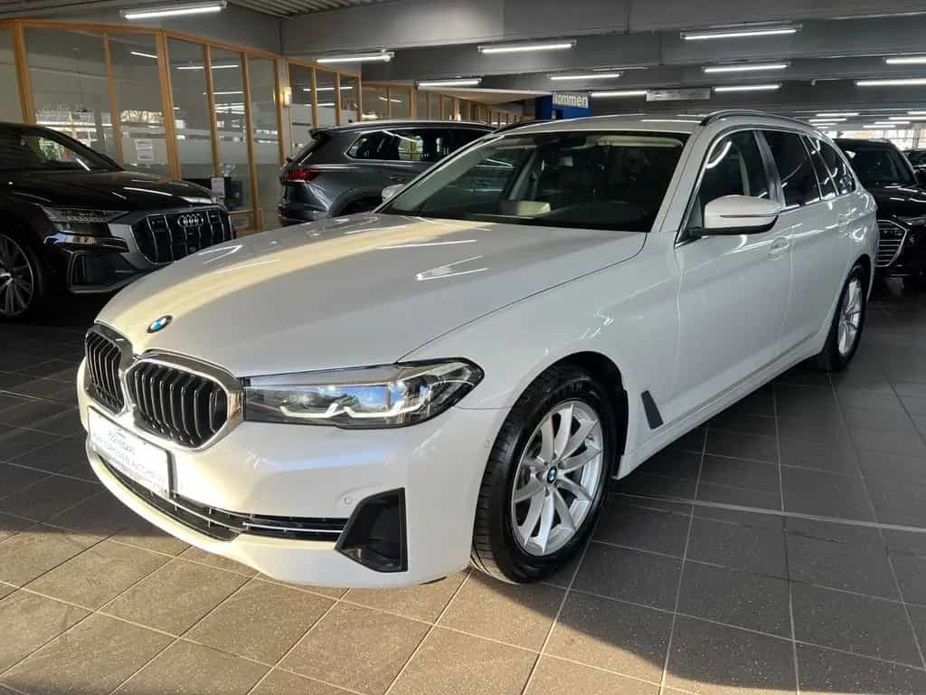 BMW 5 Series 520d Touring xD Business+Driving Assistant+Park 04/2023-photo-2