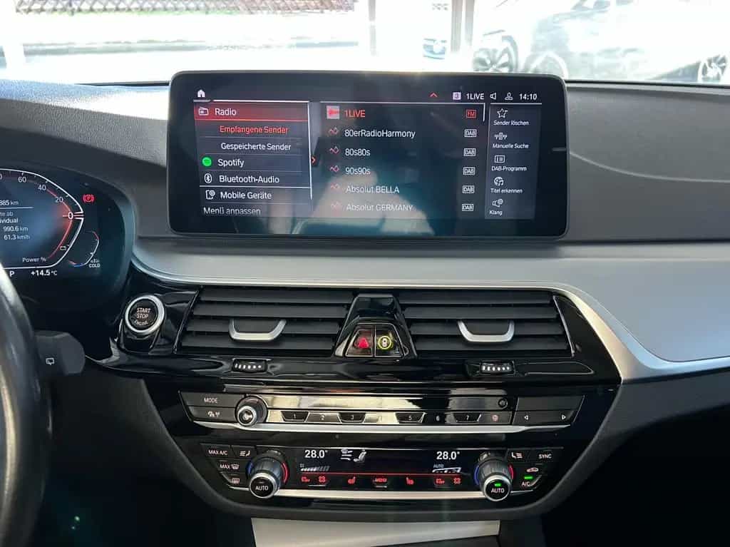 BMW 5 Series 520d Touring xD Business+Driving Assistant+Park 04/2023-photo-26