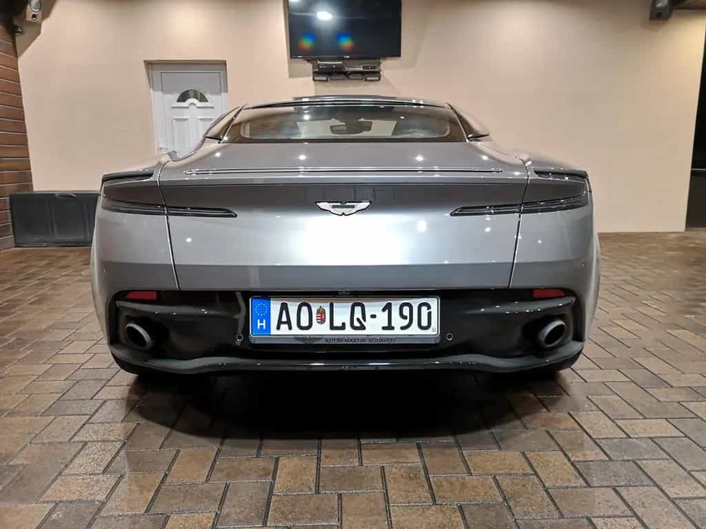Aston Martin DB11 5.2 V12 01/2017-photo-11