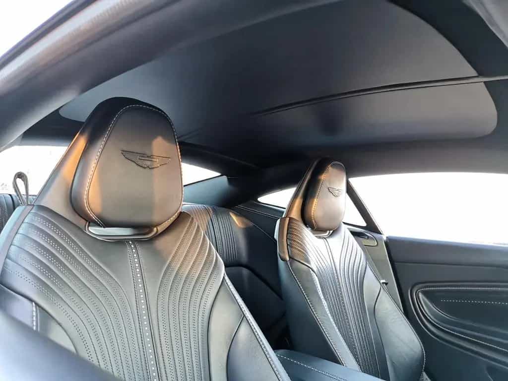 Aston Martin DB11 5.2 V12 01/2017-photo-15