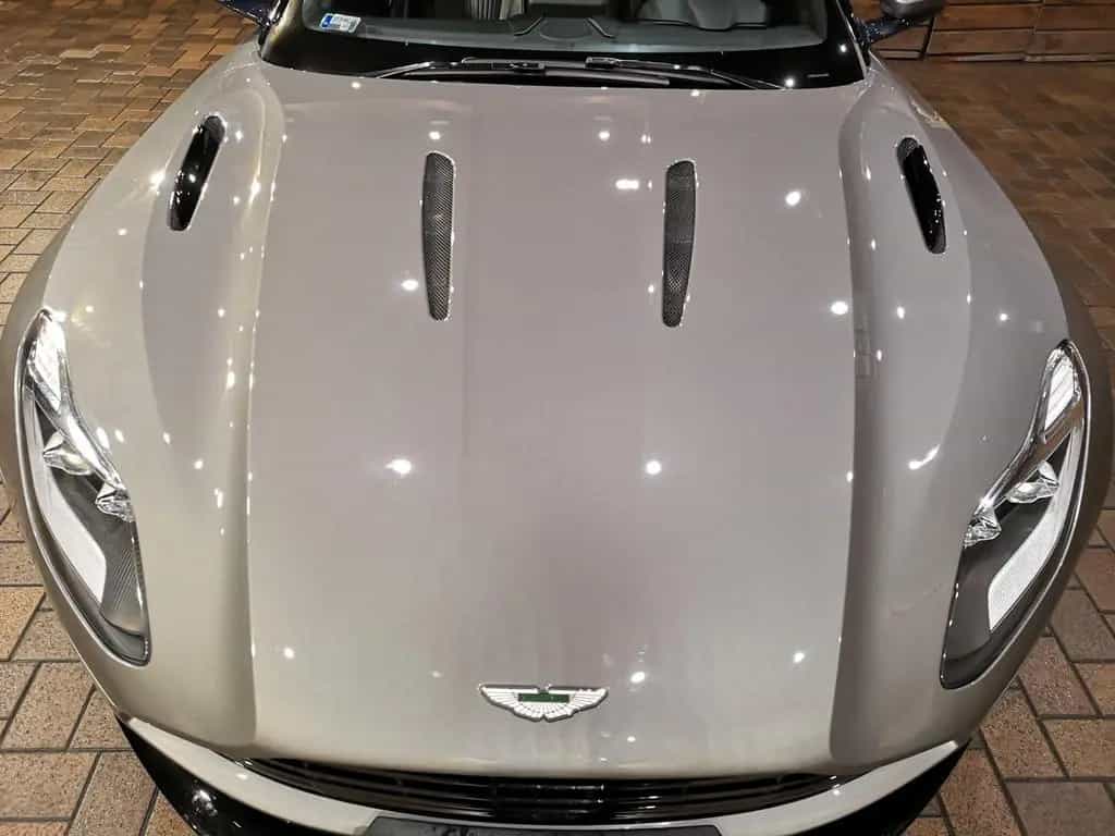 Aston Martin DB11 5.2 V12 01/2017-photo-2
