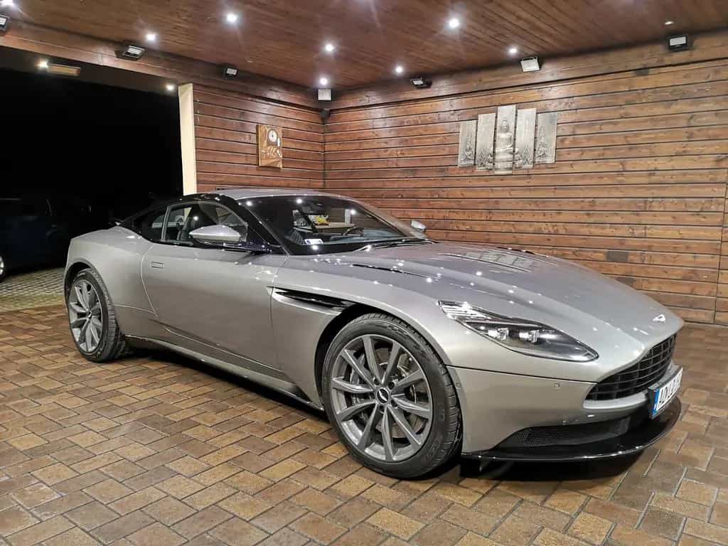 Aston Martin DB11 5.2 V12 01/2017-photo-4